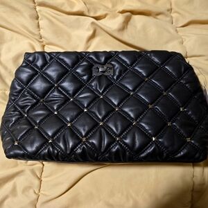 Gilda Paris Luxurious Black Quilted Clutch